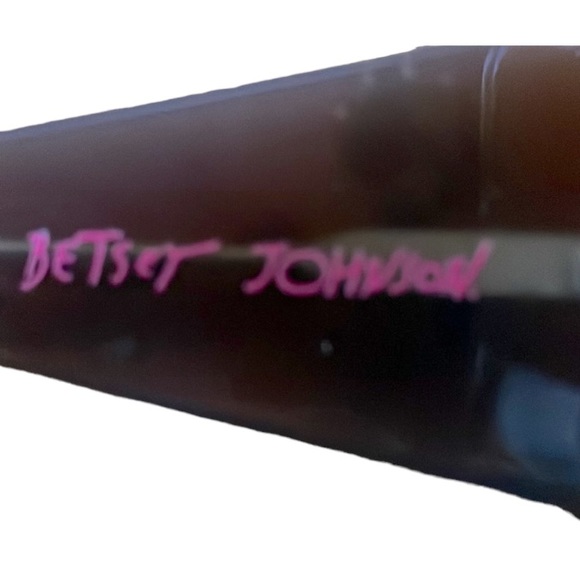 BETSEY JOHNSON➕Hot To Trot Sunglasses - Picture 6 of 6